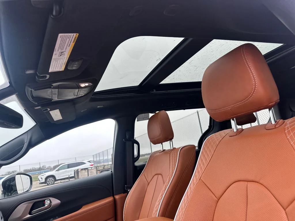 2026 Chrysler Pacifica Pinnacle - Photo 12