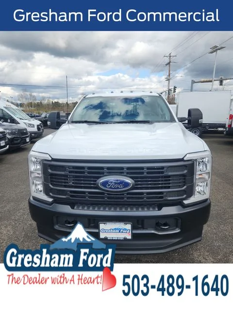 2026 Ford F-350 Super Duty Chassis Cab XL - Photo 2