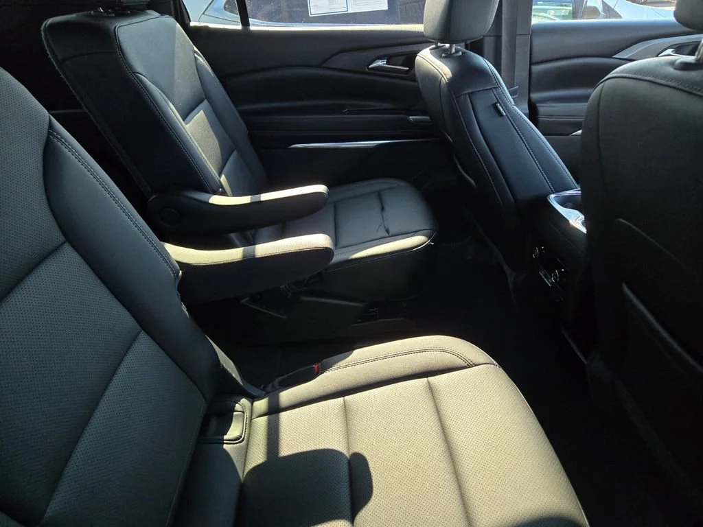 Used 2025 Sterling Gray Metallic Chevrolet LT image 4