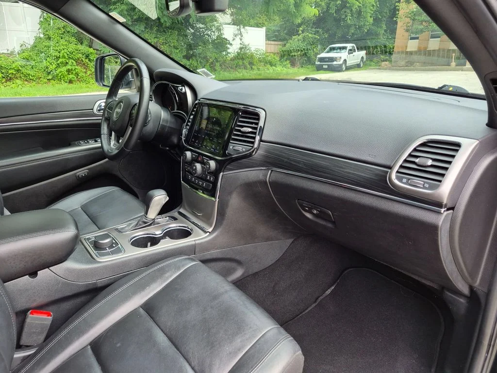 Used 2019 Black Jeep Limited image 28