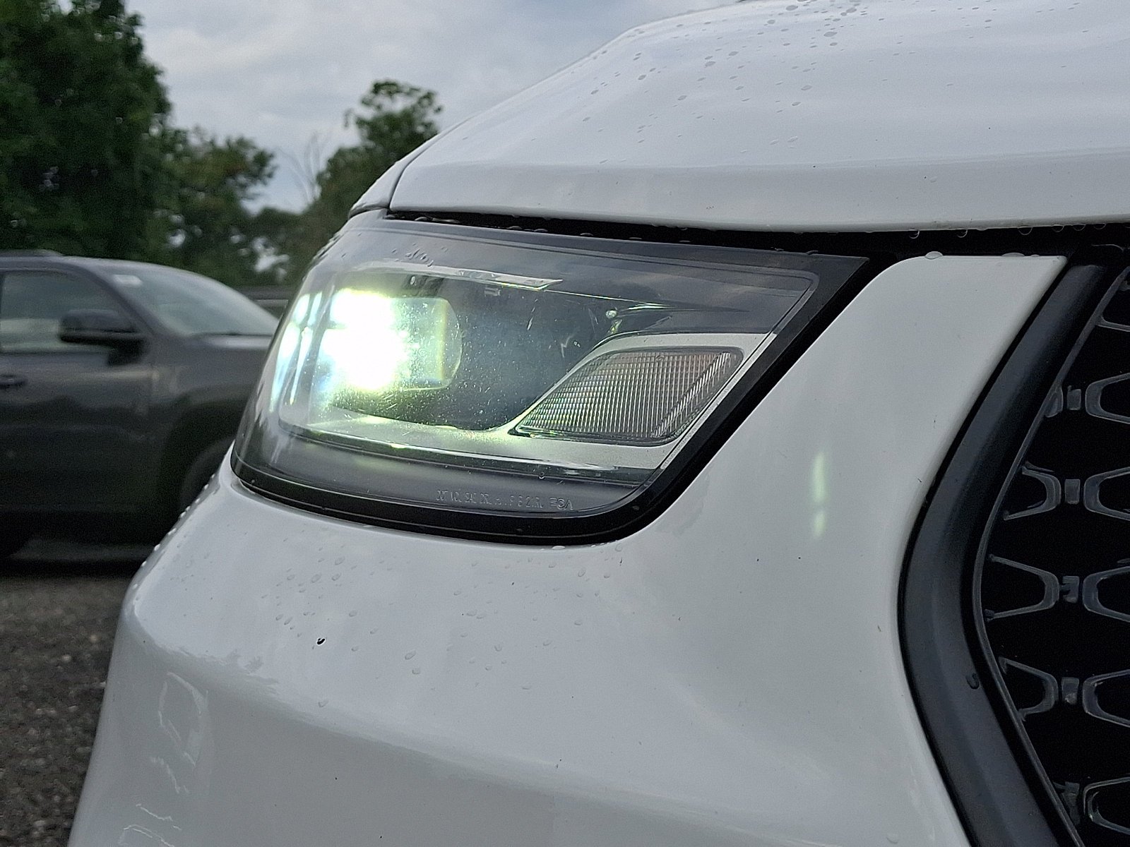 Used 2022 Bright White Clearcoat Chrysler Touring L image 9