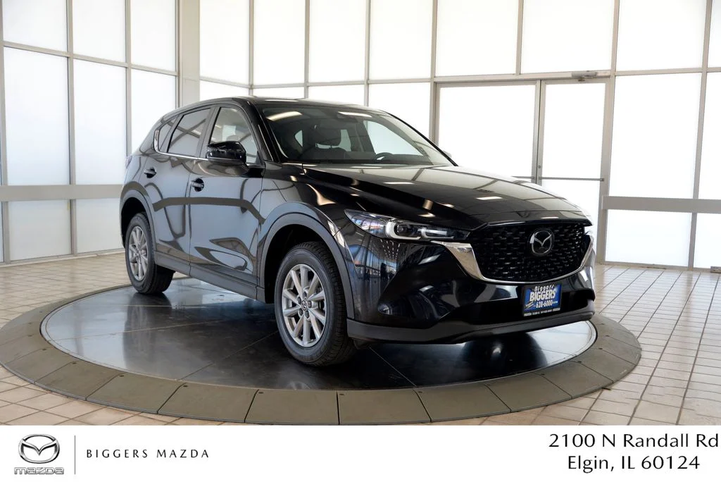 2023 Mazda CX-5 S Preferred package Auto AWD's photo
