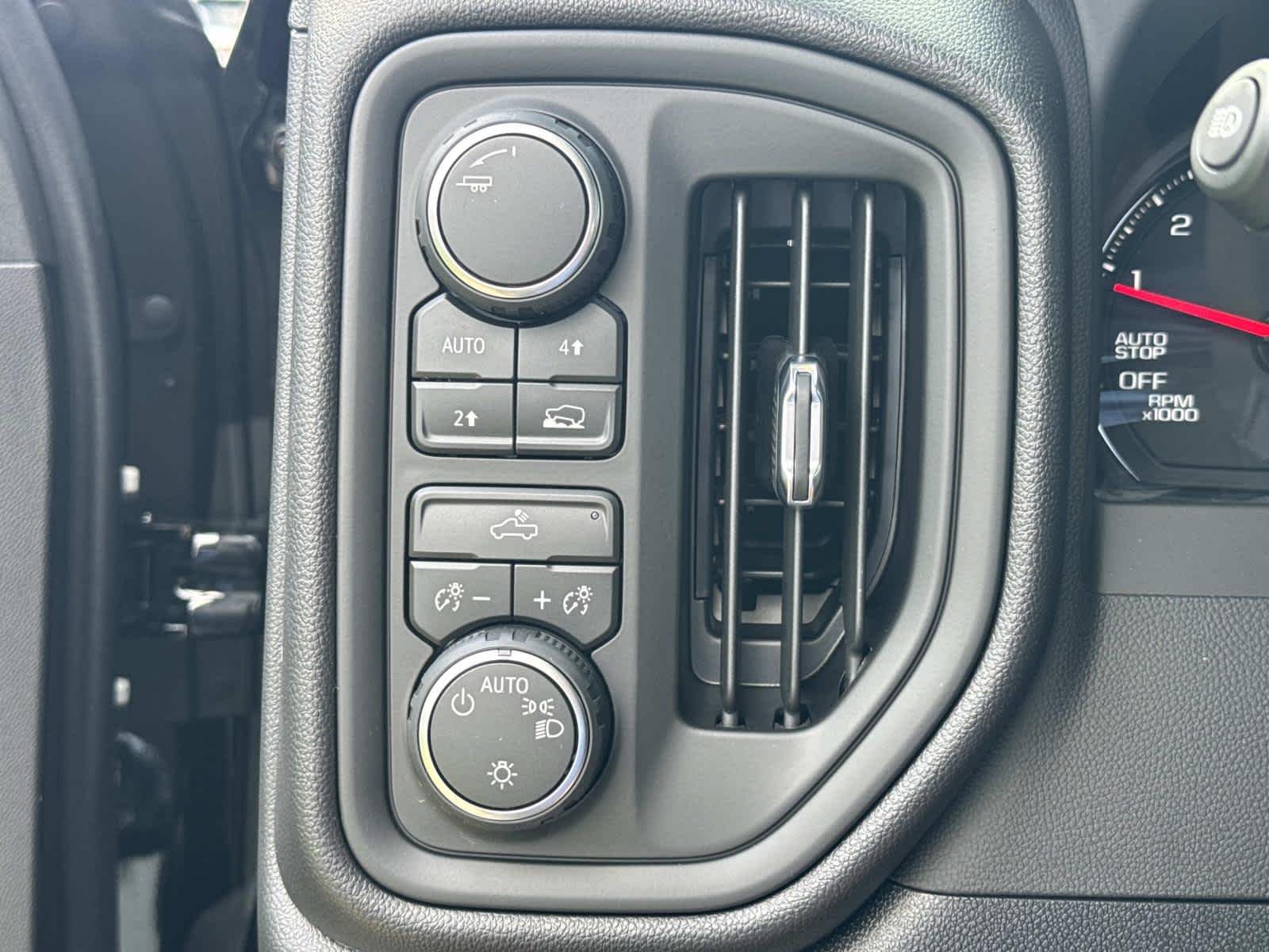 2026 Chevrolet Silverado 1500 Custom - Photo 13