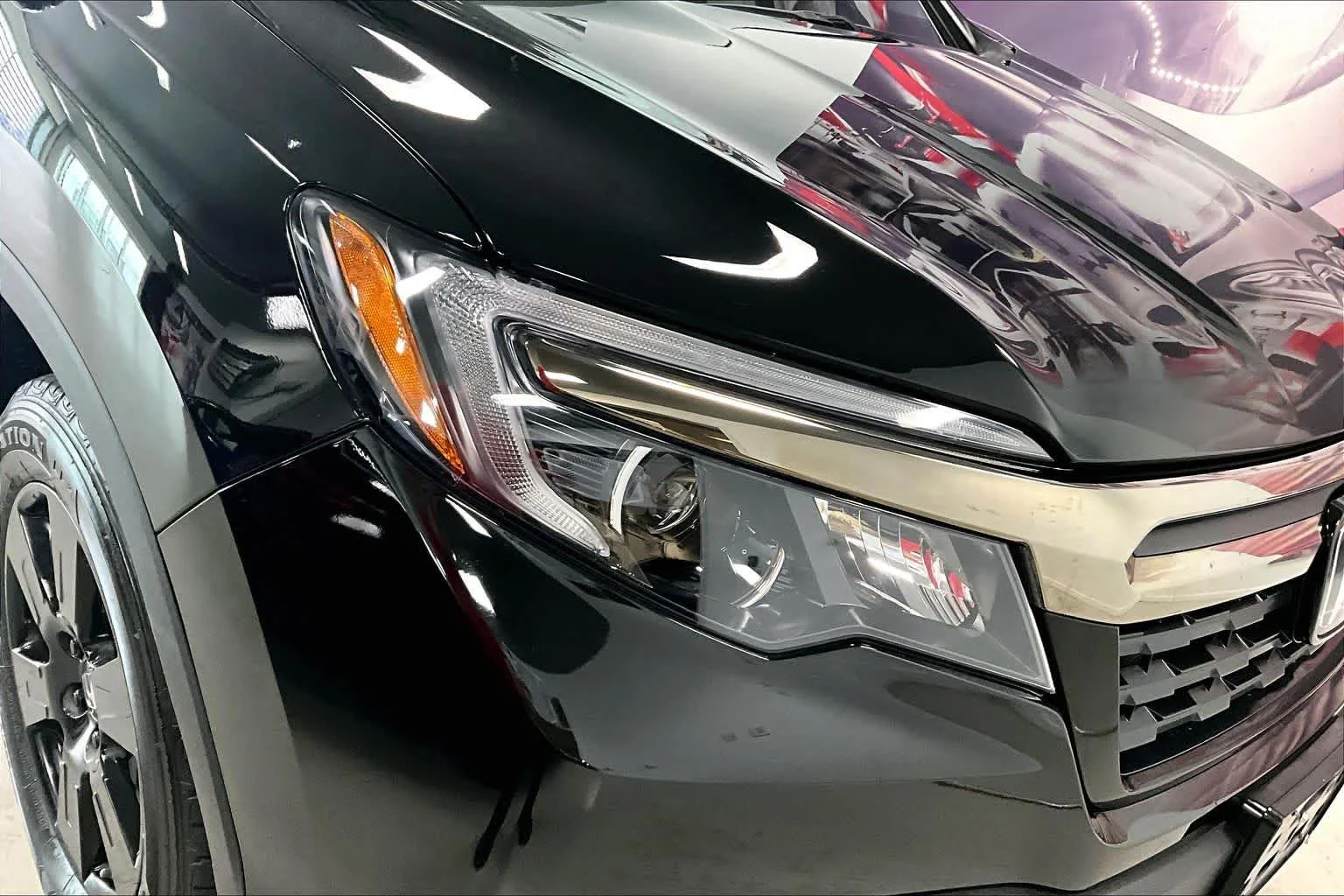 Used 2020 Crystal Black Pearl Honda Black Edition image 28