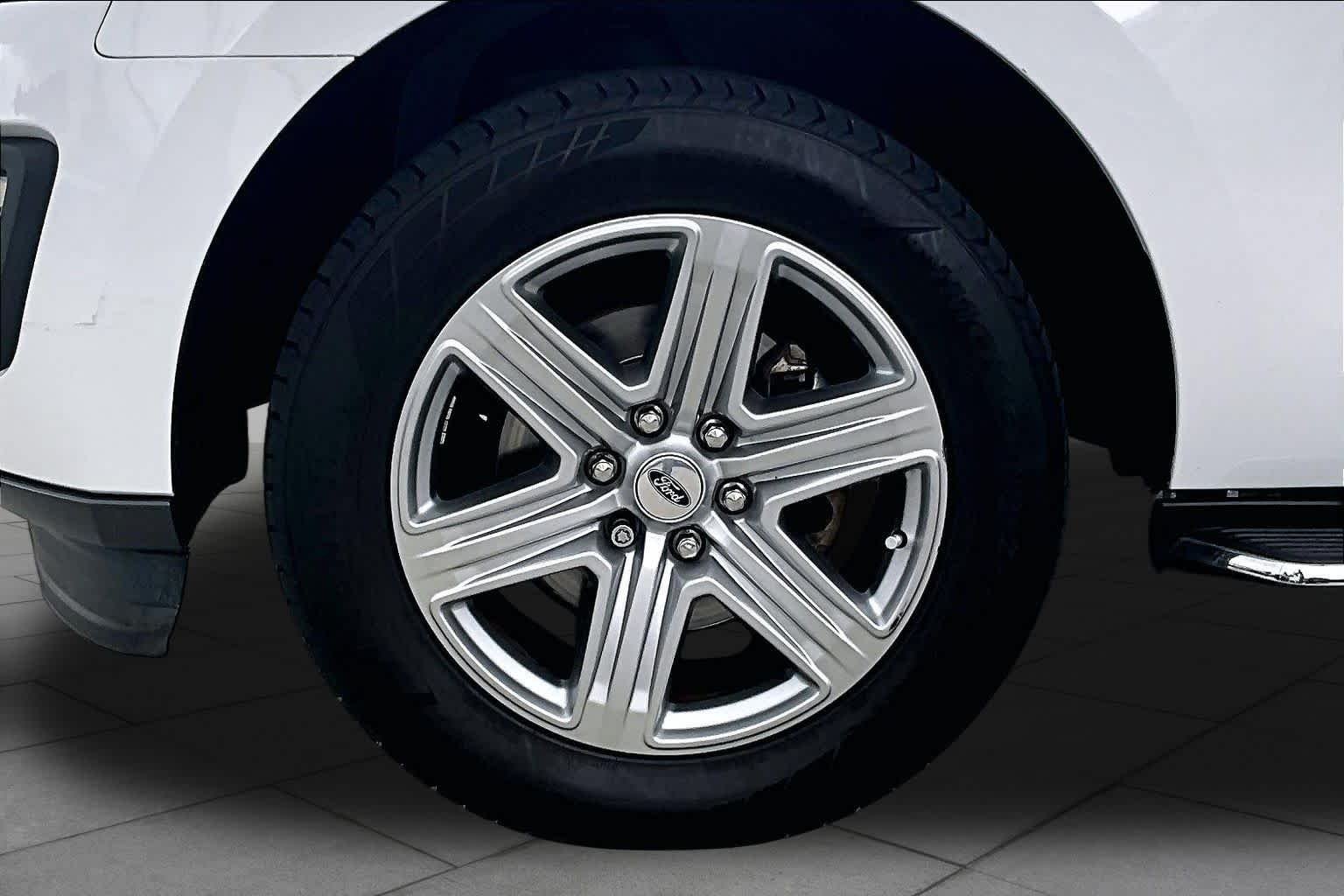 Used 2019 Oxford White Ford XLT image 11