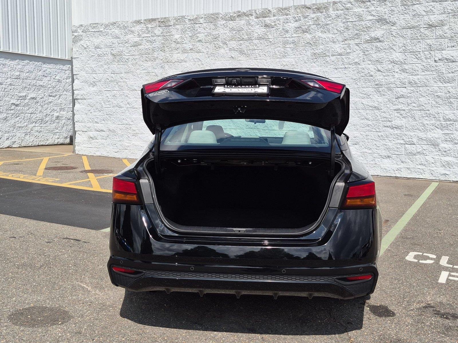 Used 2025 Super Black Nissan SV image 32