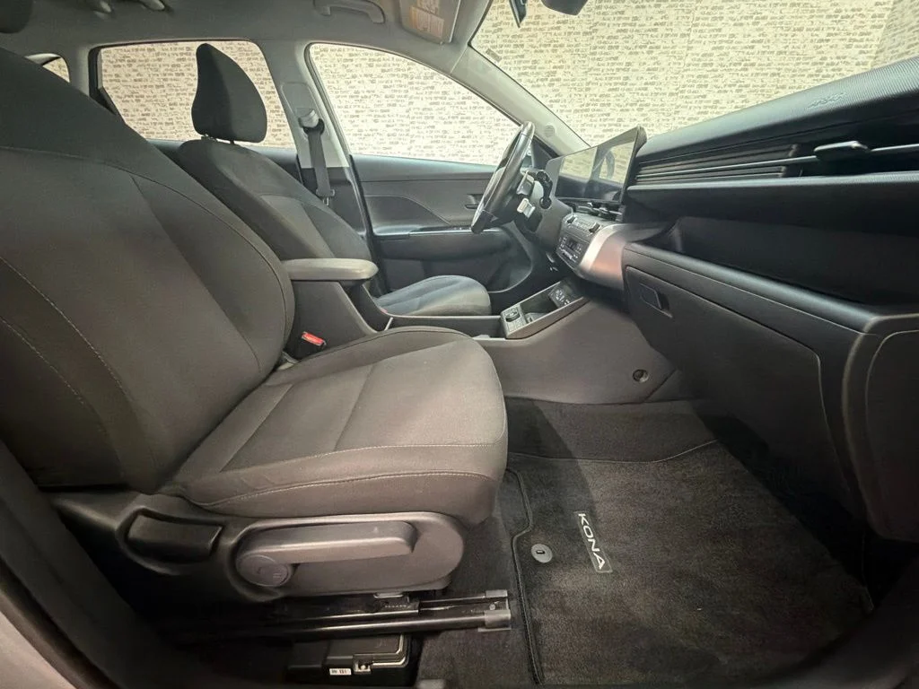 Used 2024 Cyber Gray Metallic Hyundai SEL image 12