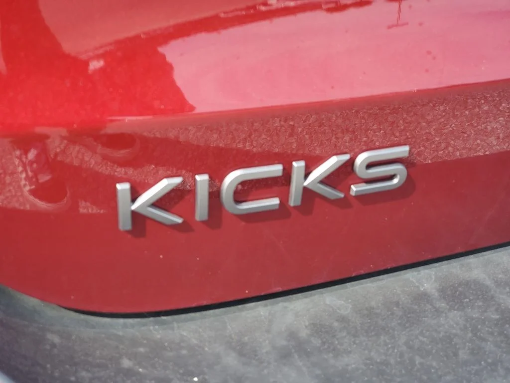 Used 2026 Scarlet Nissan SV image 10
