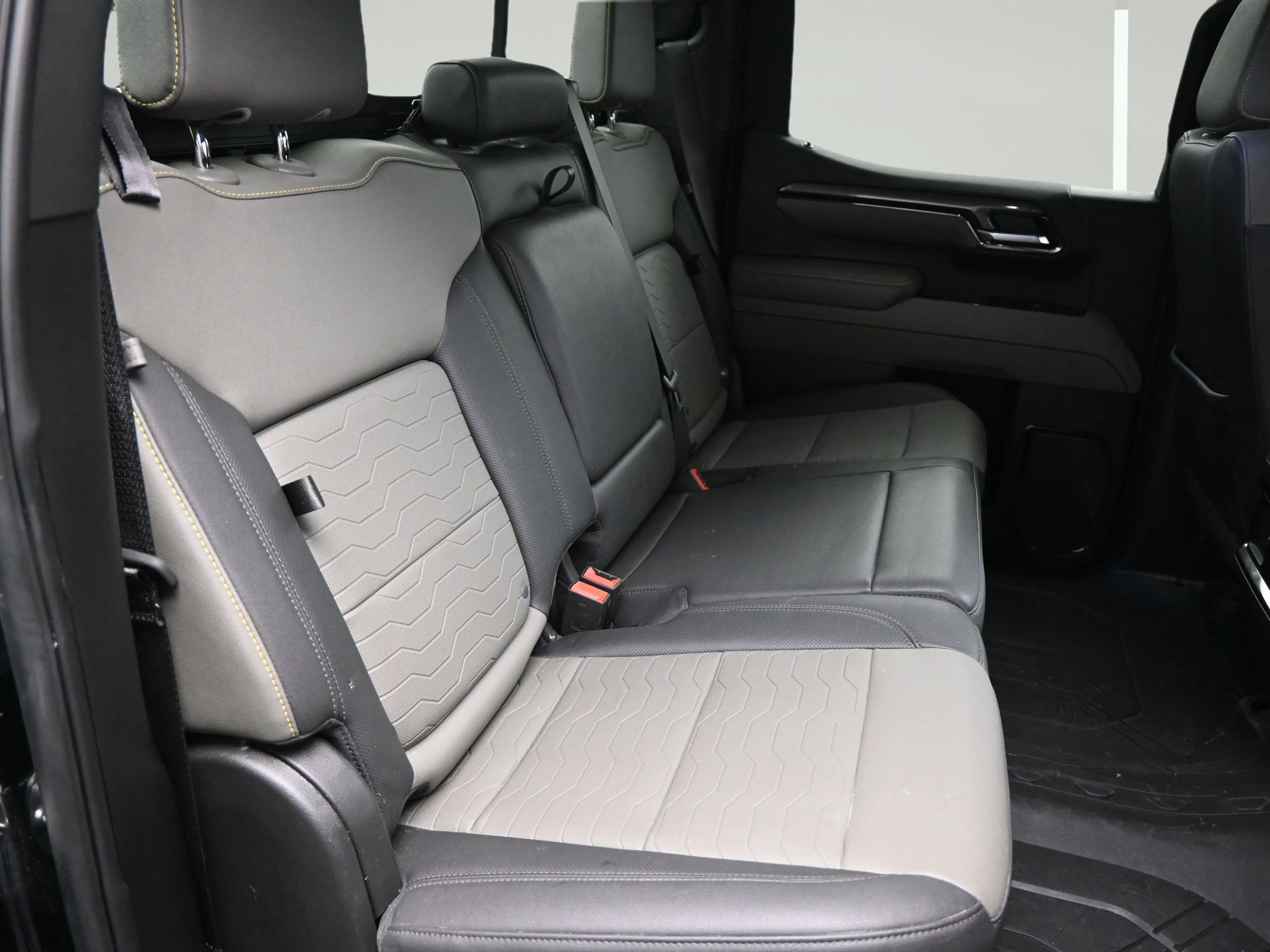 Used 2025 Black Chevrolet ZR2 image 15