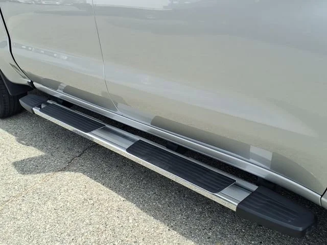 Used 2020 SILVER ICE METALLIC Chevrolet LT image 4