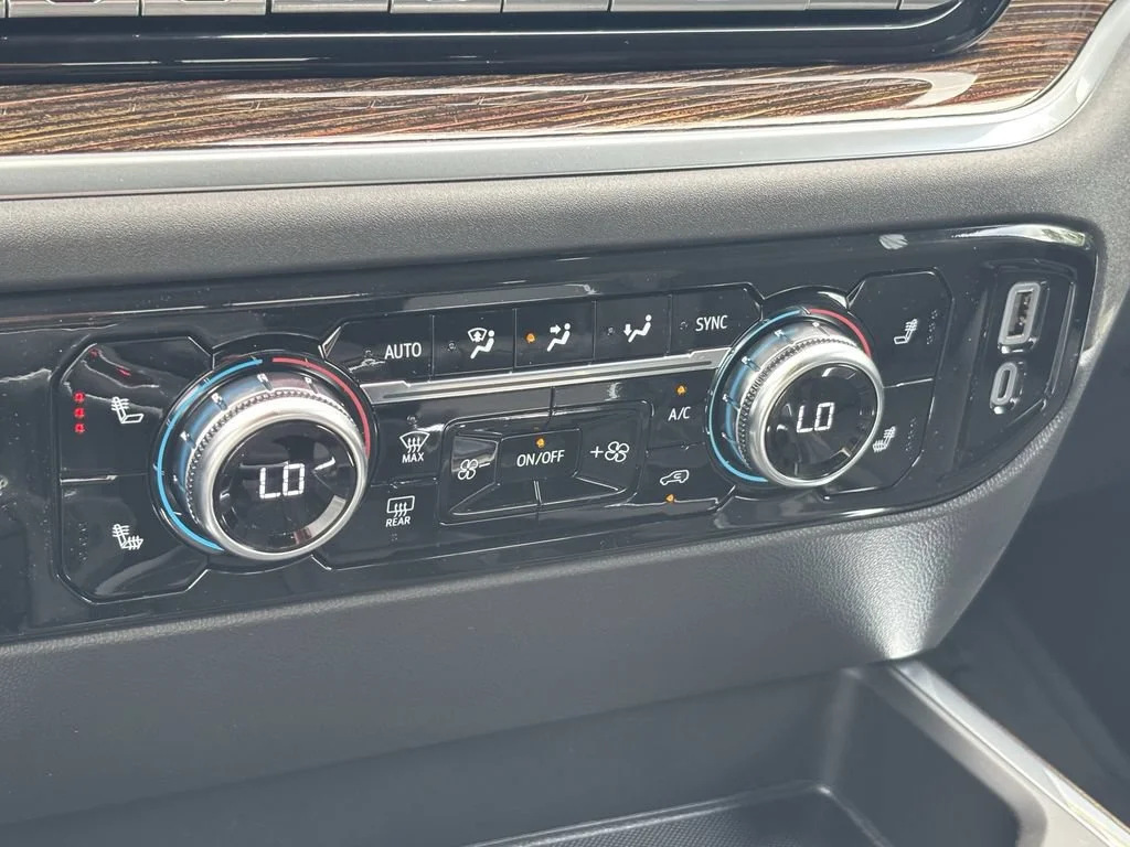 New 2026 Onyx Black GMC Elevation image 25