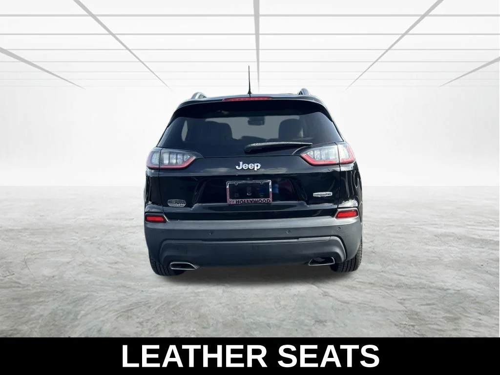 Certified Used 2021 Black Jeep Latitude Lux image 6