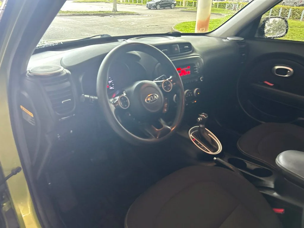 Used 2014 Green Kia Plus image 7