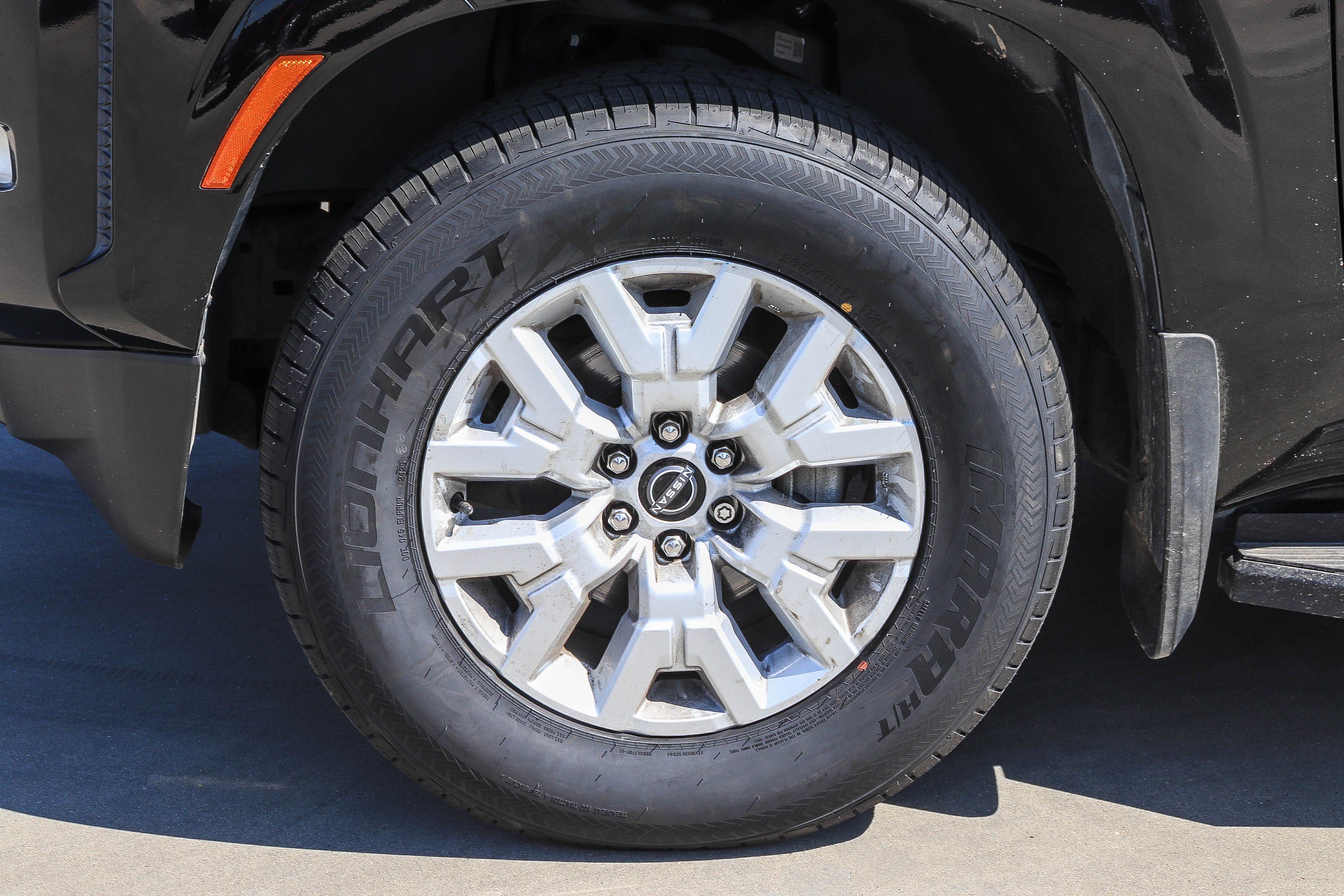 Used 2022 Super Black Nissan SV image 10
