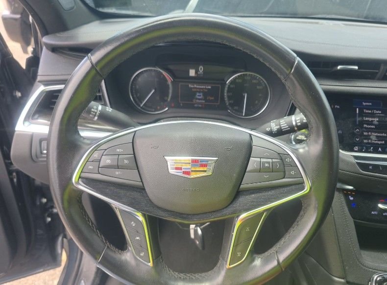 Used 2021 Gray Cadillac Premium Luxury image 8