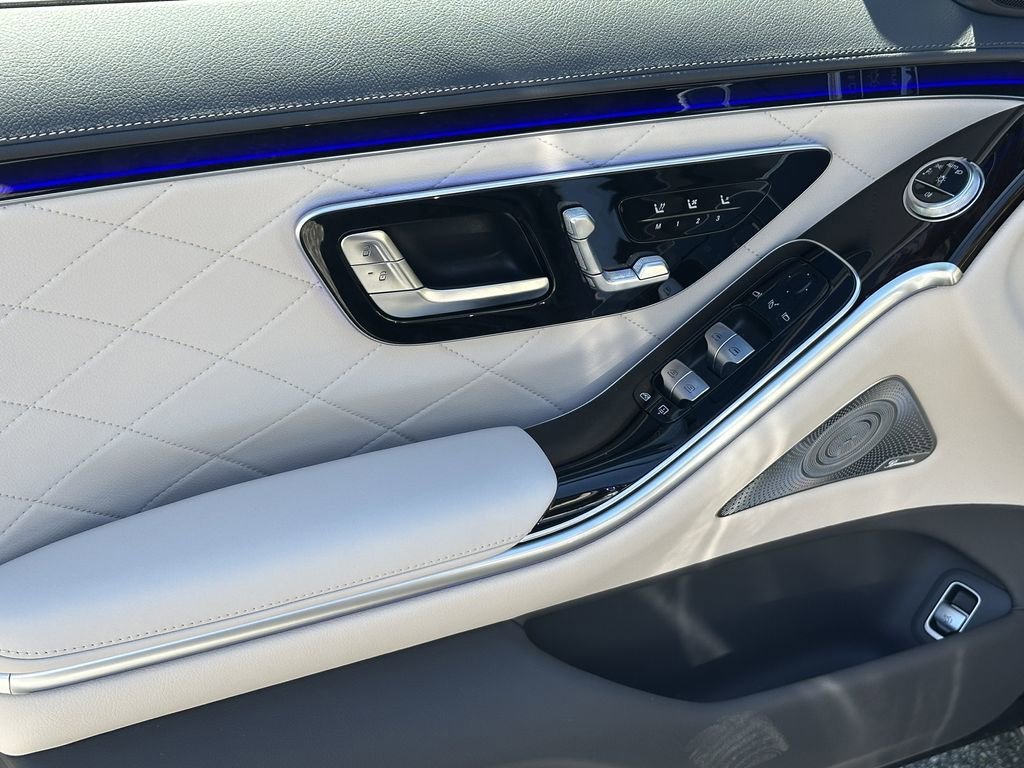 New 2026 Nautical Blue Metallic Mercedes-Benz S 580e image 11
