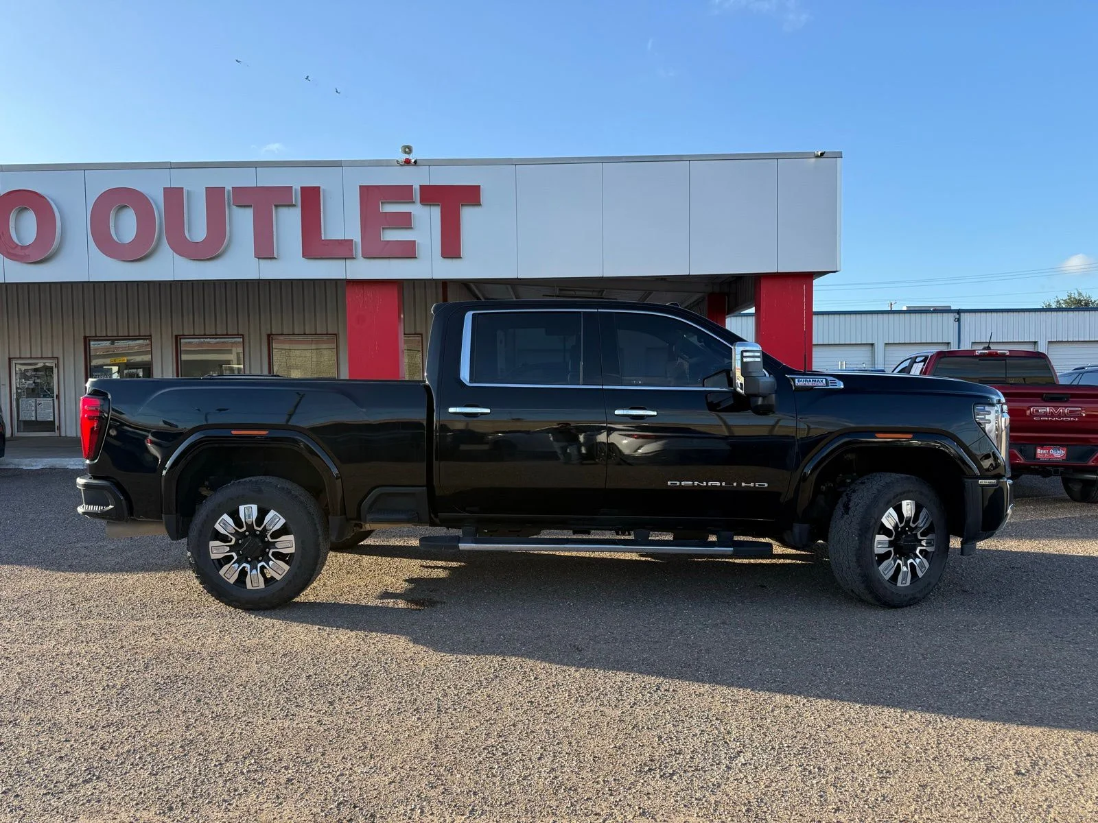 Used 2025 Black GMC Denali image 5
