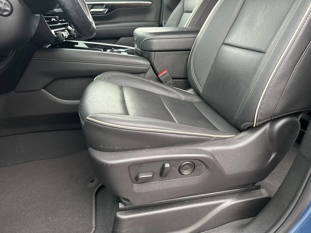 Used 2025 Lakeshore Blue Metallic Chevrolet Premier image 27