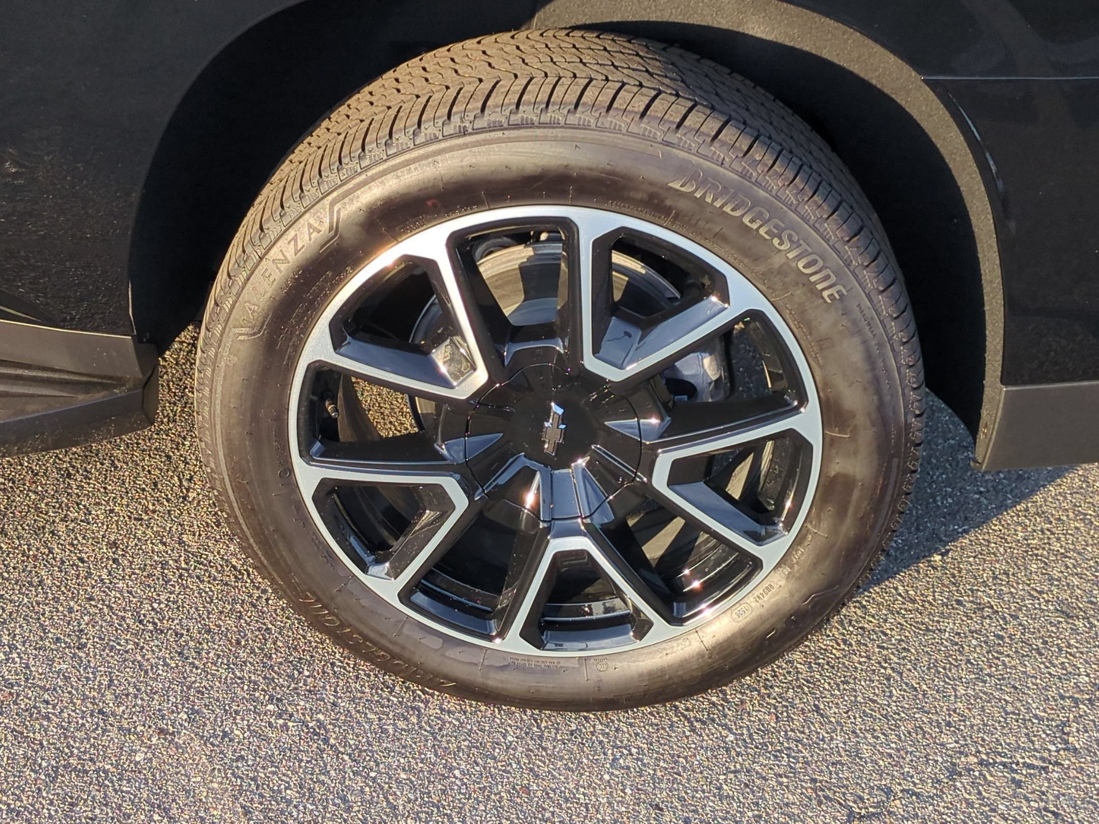 2026 Chevrolet Suburban RST - Photo 9