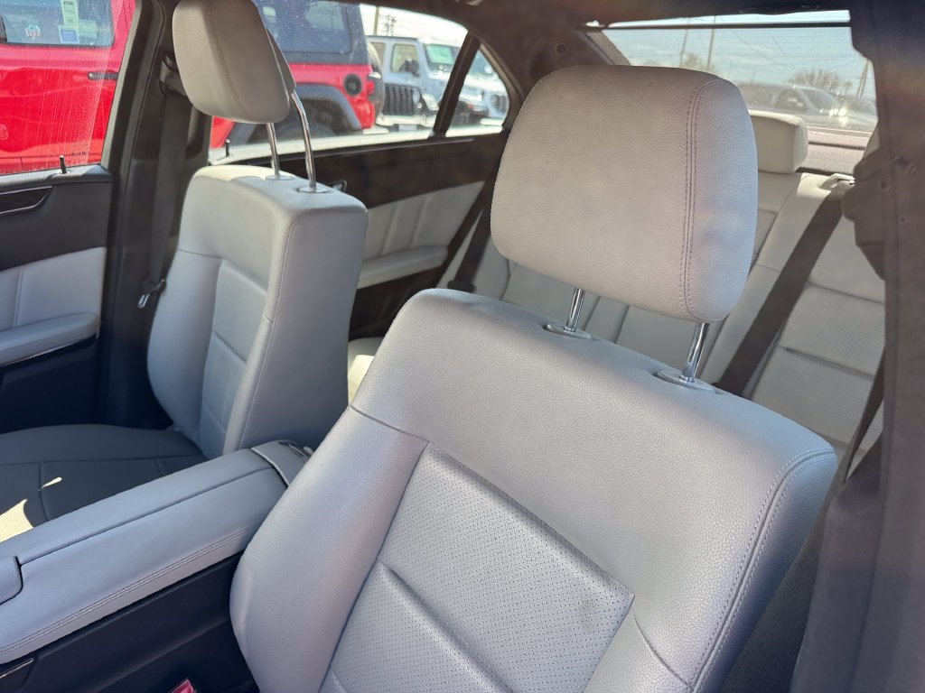 Used 2012  Mercedes-Benz E 350 image 9