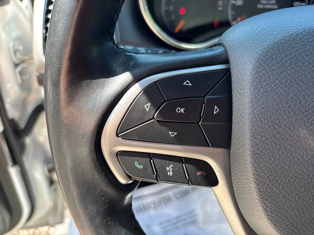Used 2021 White Jeep Laredo X image 25