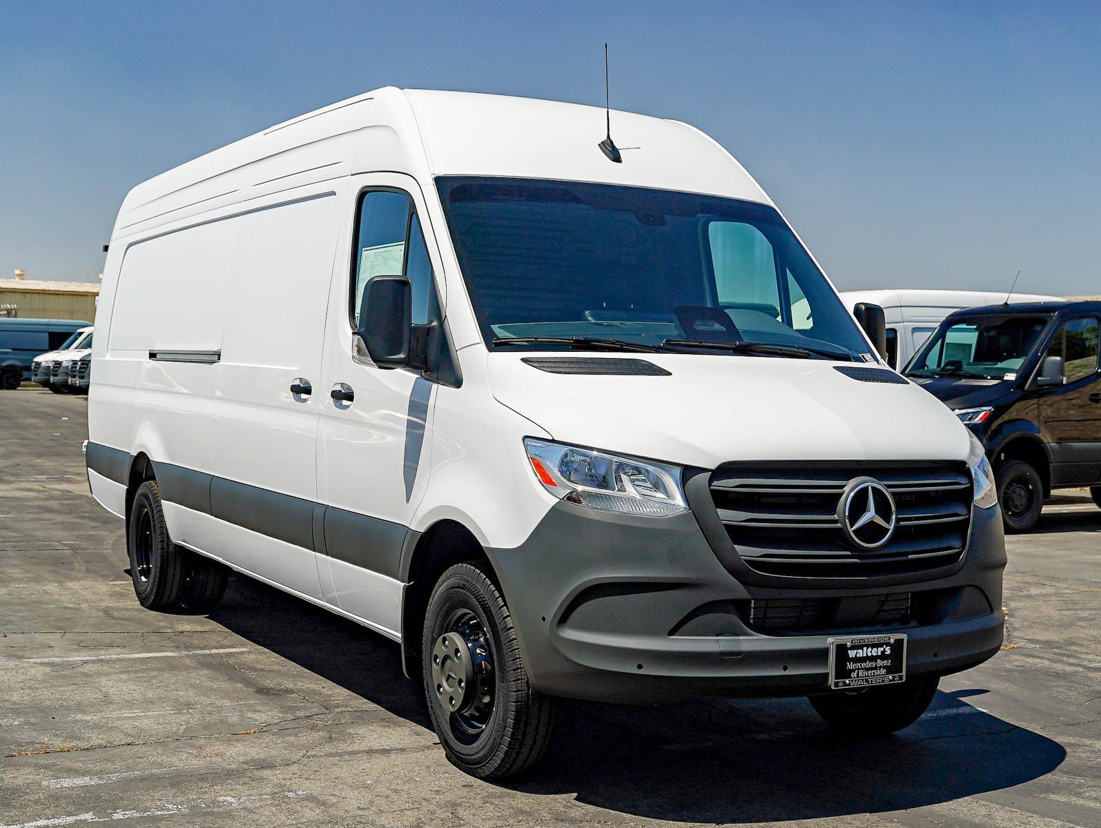 New 2026 Arctic White Mercedes-Benz 4500 High Roof I4 Diesel HO 170 Extended RWD image 3