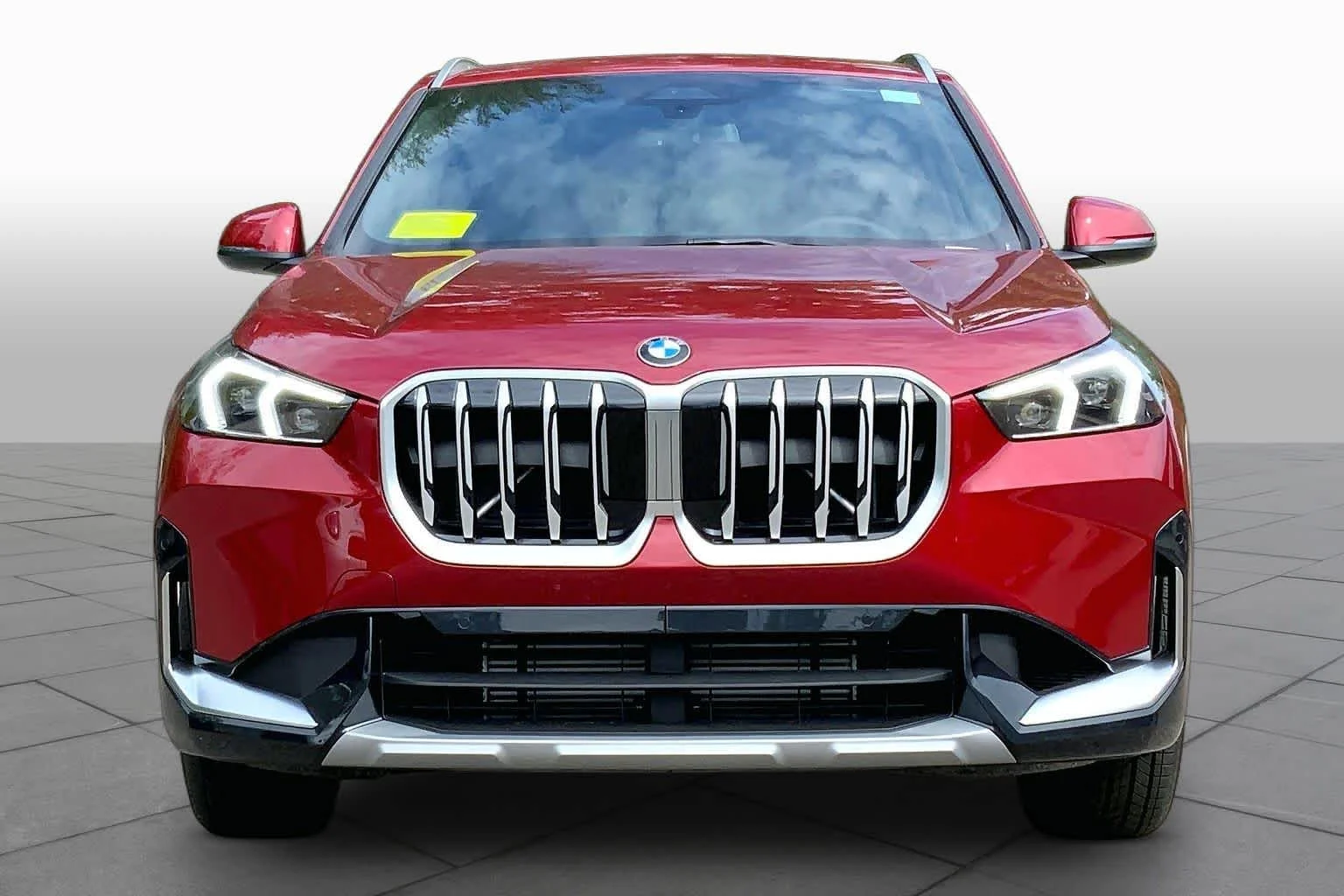 New 2026 Vegas Red Metallic BMW xDrive28i image 3