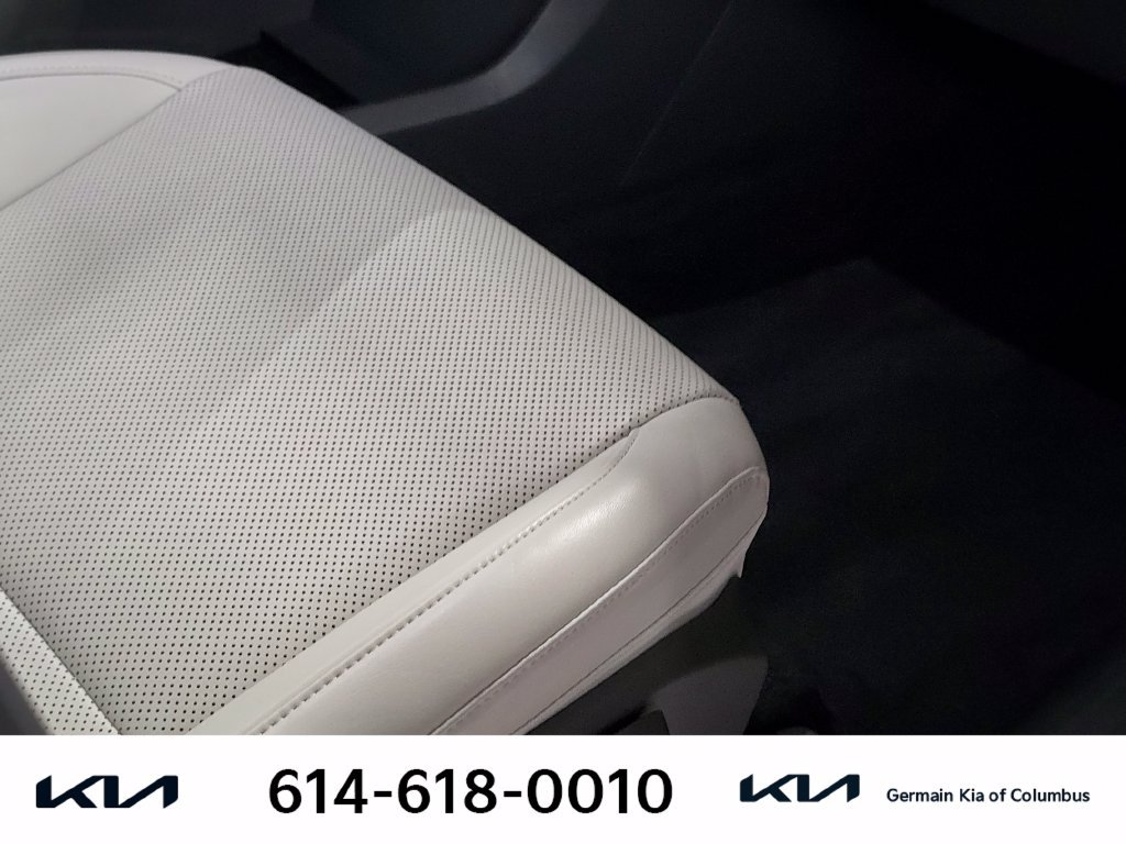 Used 2024 Silver Hyundai SEL image 26
