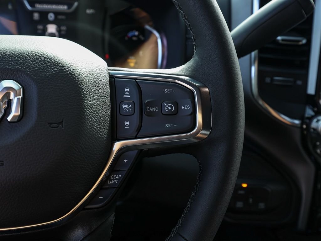 New 2026 Diamond Black Crystal Pearl-Coat Exterior Paint RAM Laramie image 25