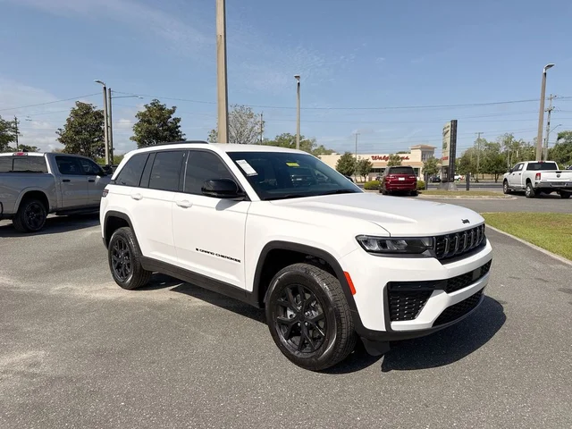 2026 Jeep Grand Cherokee Altitude