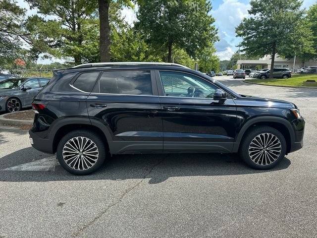 New 2026 Black Volkswagen 1.5T SE image 4