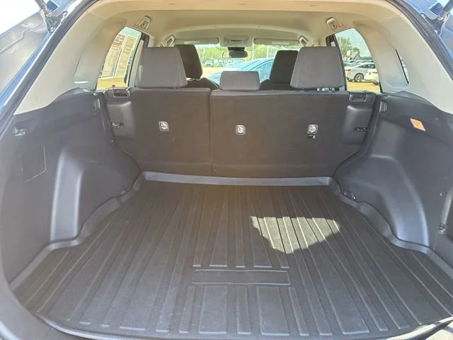 2019 Toyota RAV4 LE - Photo 37