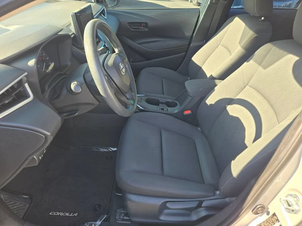 Used 2024 Classic Silver Me Toyota LE image 10