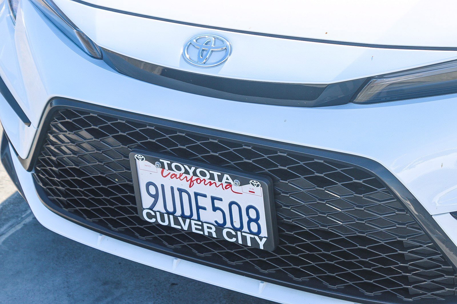 Used 2025 Ice Cap Toyota SE image 5