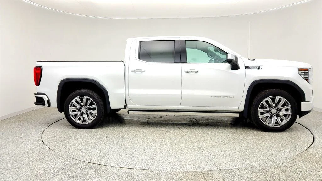 Used 2024 White Frost Tricoat GMC 4WD Crew Cab 147