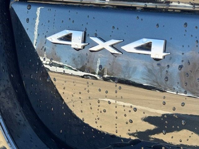 New 2026 Diamond Black Crystal Pearl-Coat Exterior Paint Jeep Limited image 35