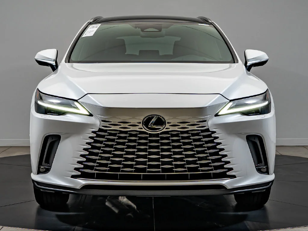 New 2026 Eminent White Pearl Lexus LUXURY image 2