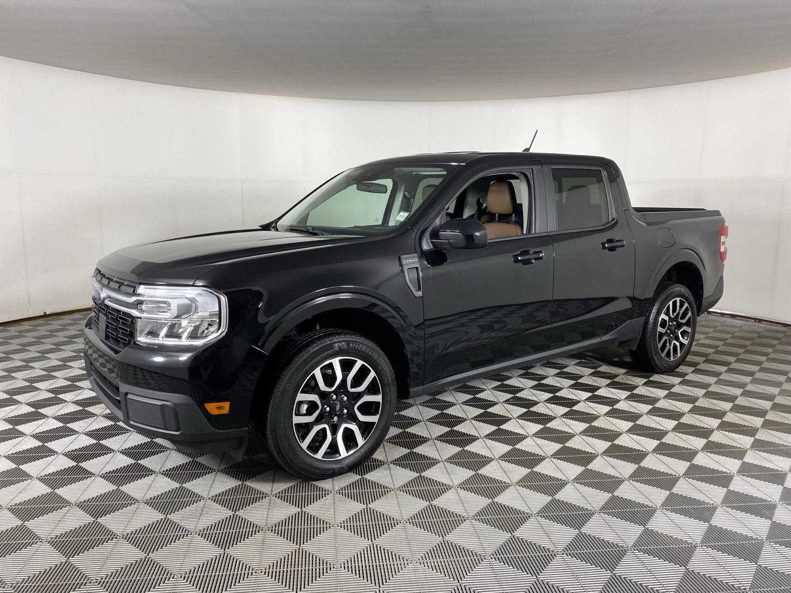 Used 2024 Shadow Black Ford LARIAT image 4