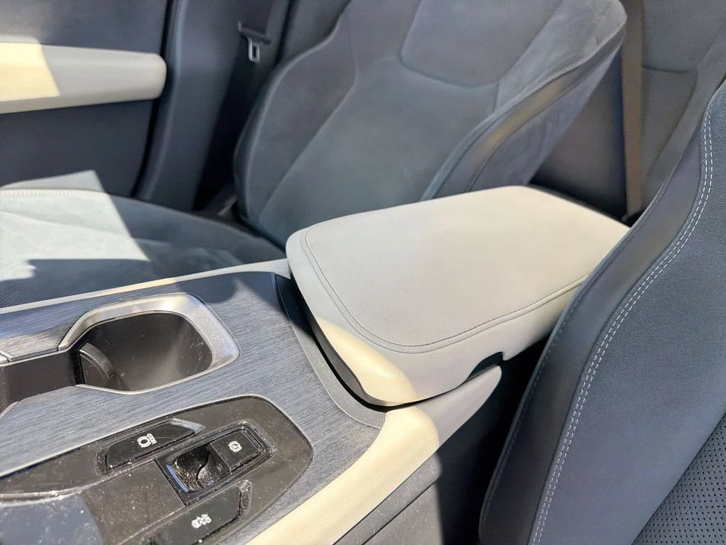 Used 2023  Lexus 450e Luxury image 22