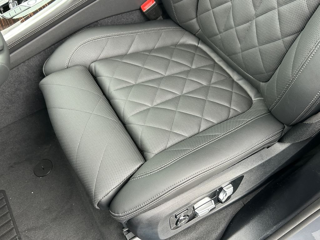 New 2026 Skyscraper Grey Metallic BMW xDrive40i image 15