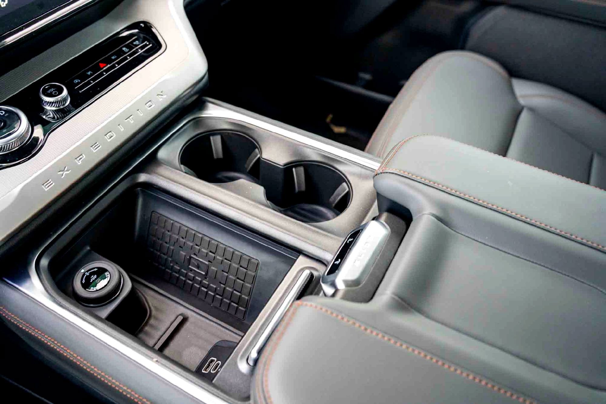 2025 Ford Expedition Active - Photo 17