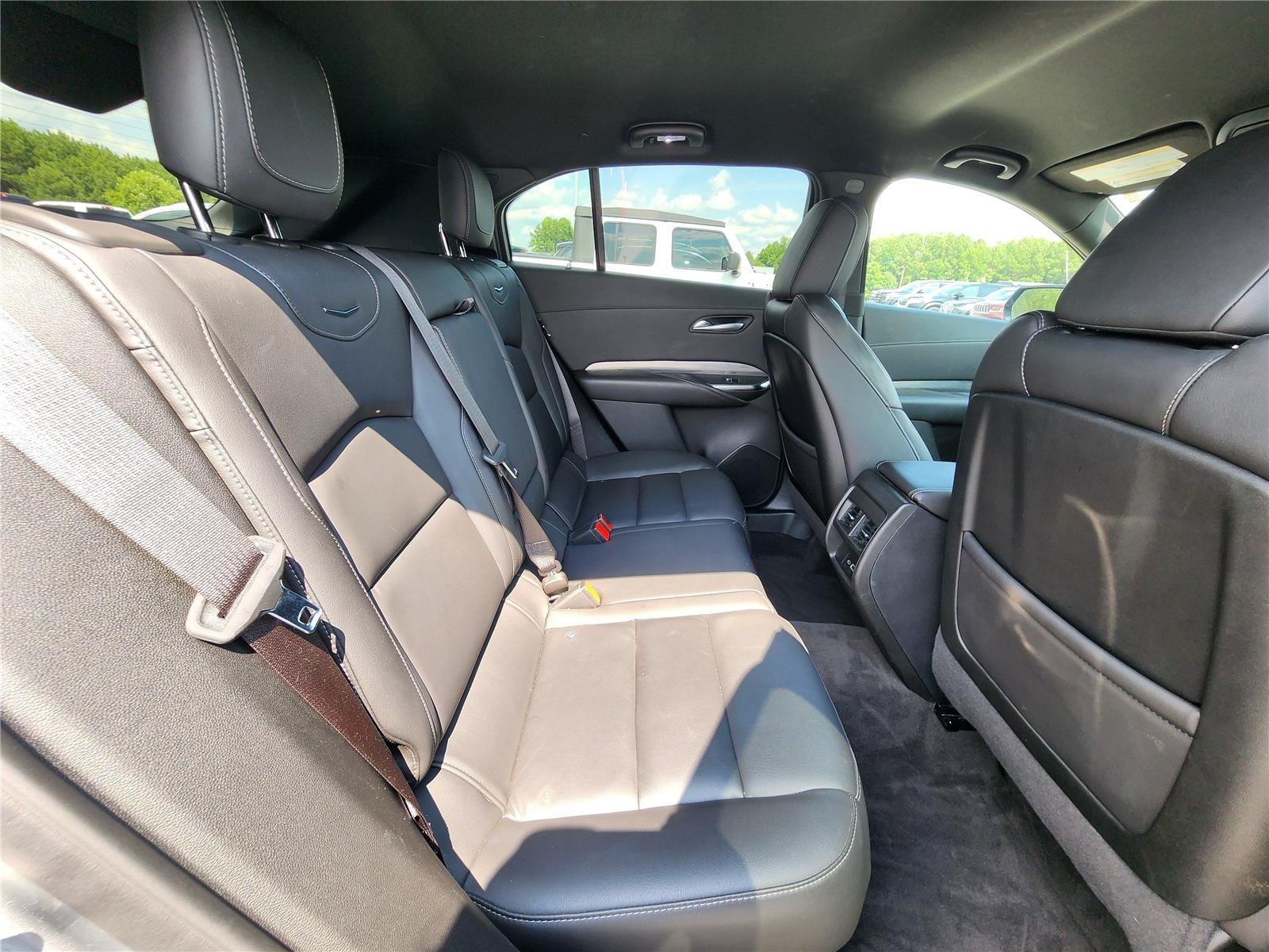 Used 2025 Argent Silver Metallic Cadillac FWD Premium Luxury image 8