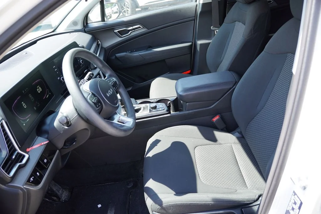 Used 2023 Snow White Pearl Kia LX image 4