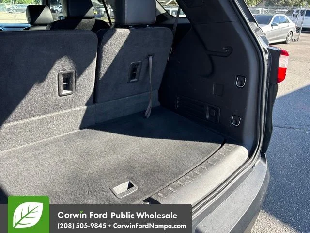 Used 2019 Gray Chevrolet RS image 31