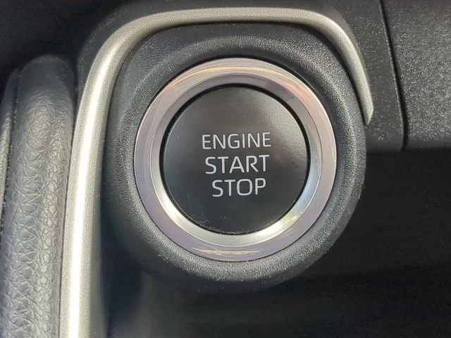 Certified Used 2024  Toyota Platinum image 36