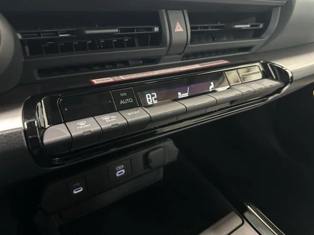 2026 Toyota Prius LE - Photo 13