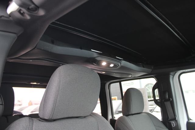 Used 2024 White Jeep Sport S image 33
