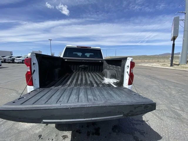 Used 2024 Summit White Chevrolet LT image 23