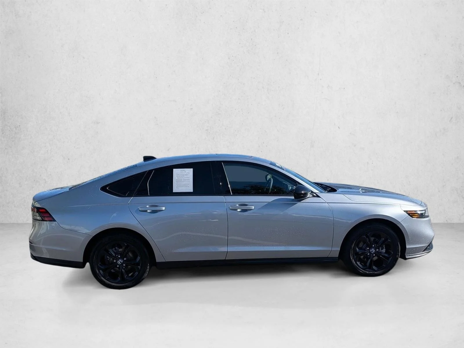 Used 2025 Solar Silver Metallic Honda SE image 4