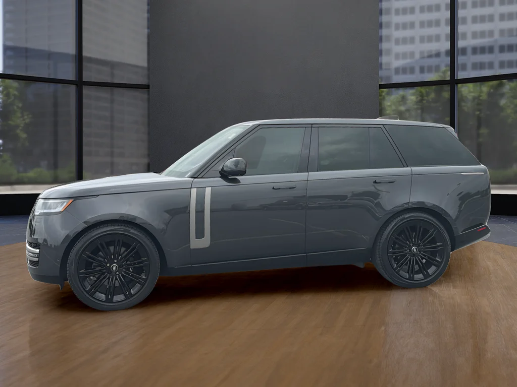 Used 2023  Land Rover SE image 13